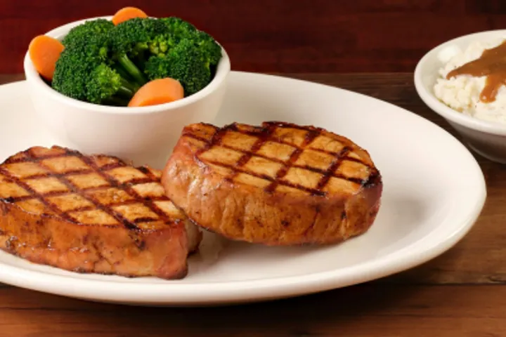 Texas Roadhouse Grilled Pork Chops: Price & Calories