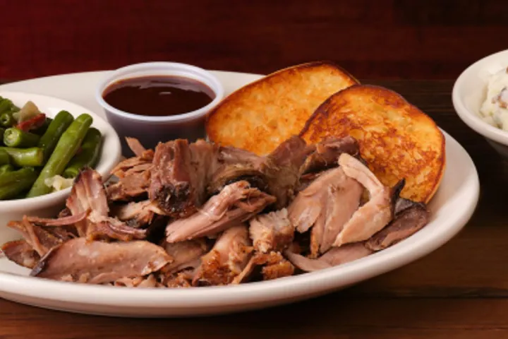 Texas Roadhouse Pulled Pork Dinner: Price & Calories
