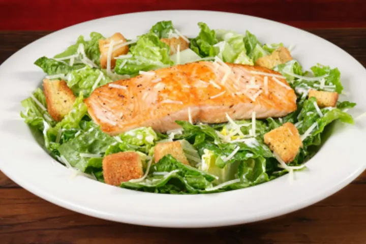 Texas Roadhouse Salmon Caesar Salad: Price & Calories