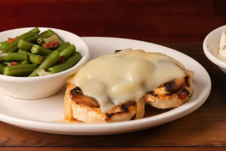 Texas Roadhouse Smothered Chicken: Price & Calories